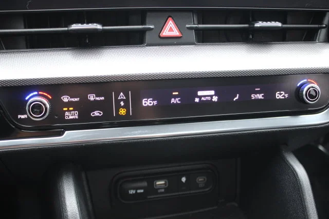Used 2023 Black Kia SX-Prestige image 9