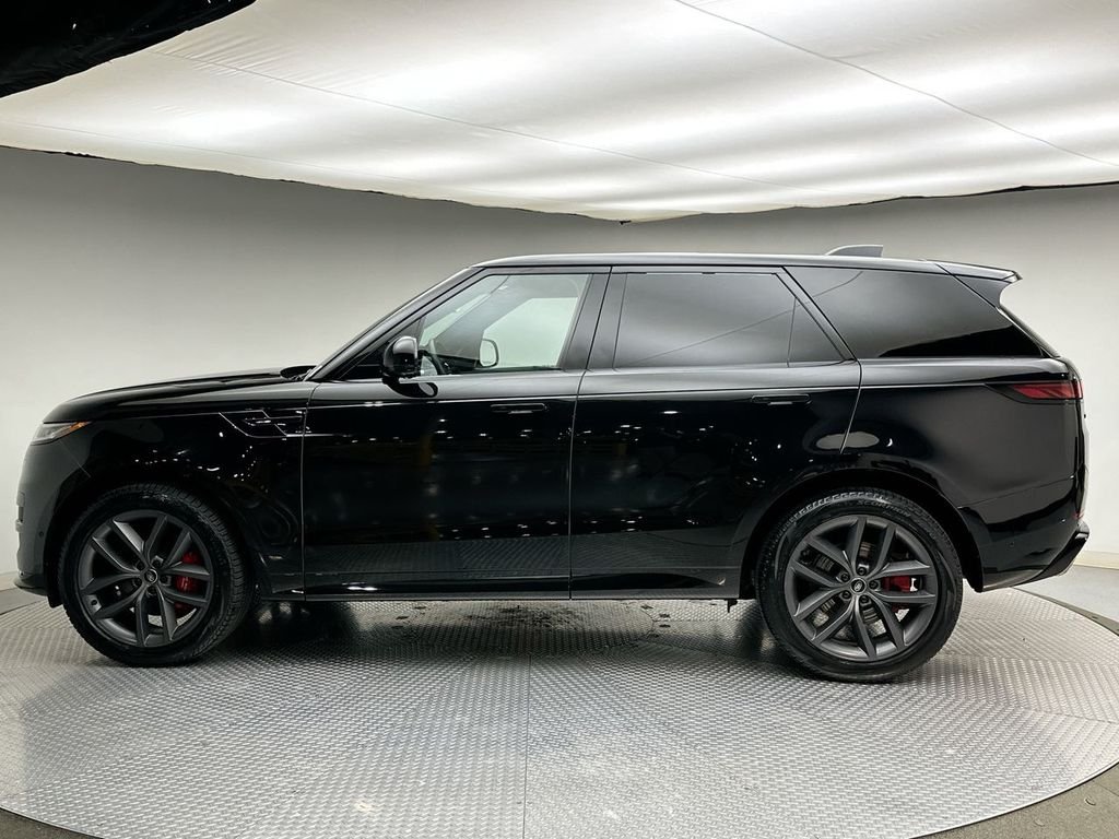 Used 2024 Santorini Black Metallic Land Rover Dynamic SE image 10