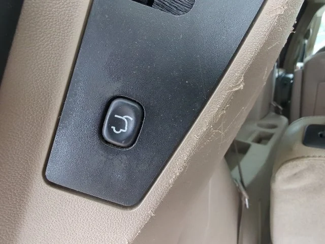 Used 2013 Red Chrysler Touring image 35