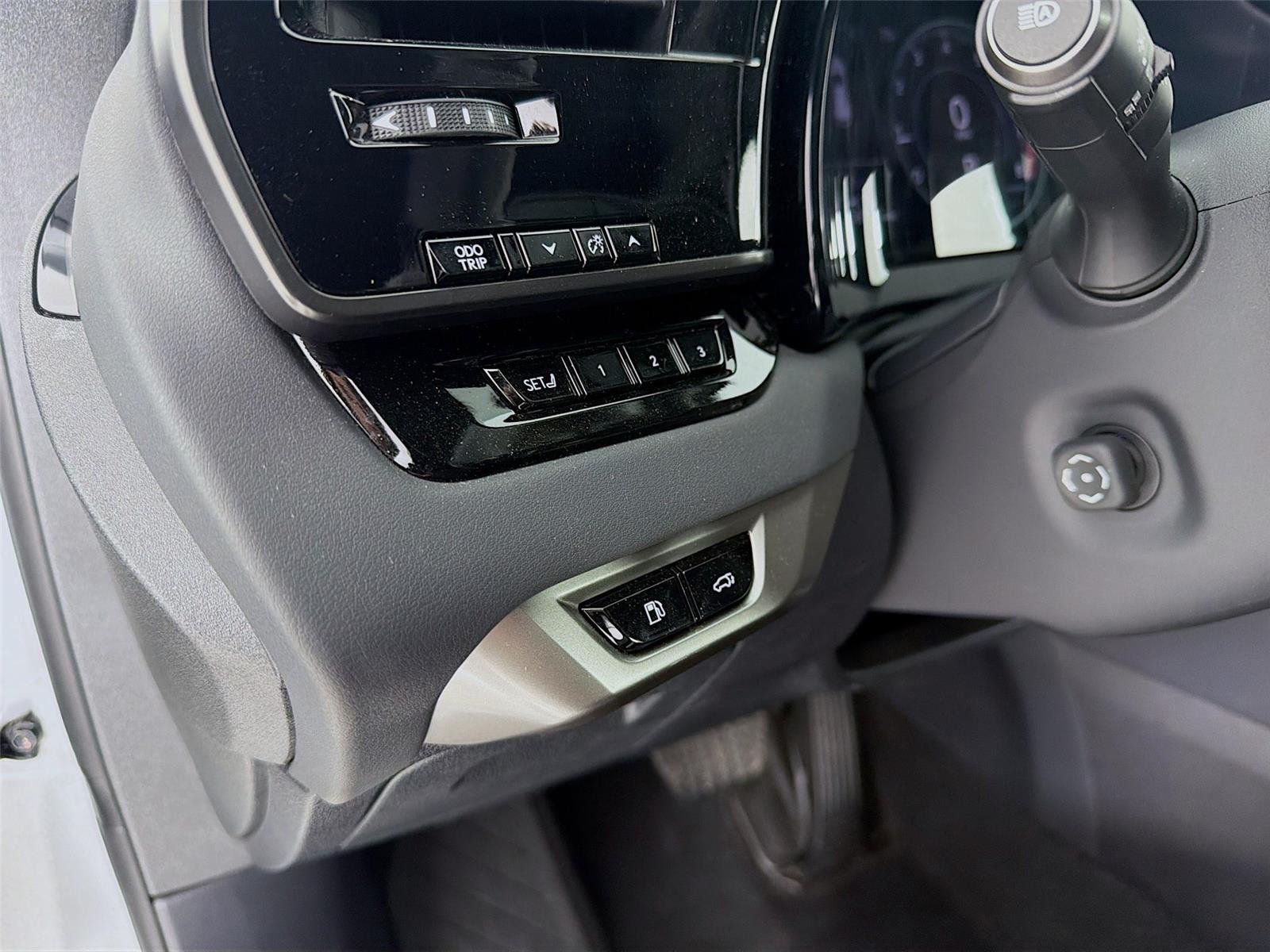 Used 2024 Iridium Lexus RX 350 Premium image 10