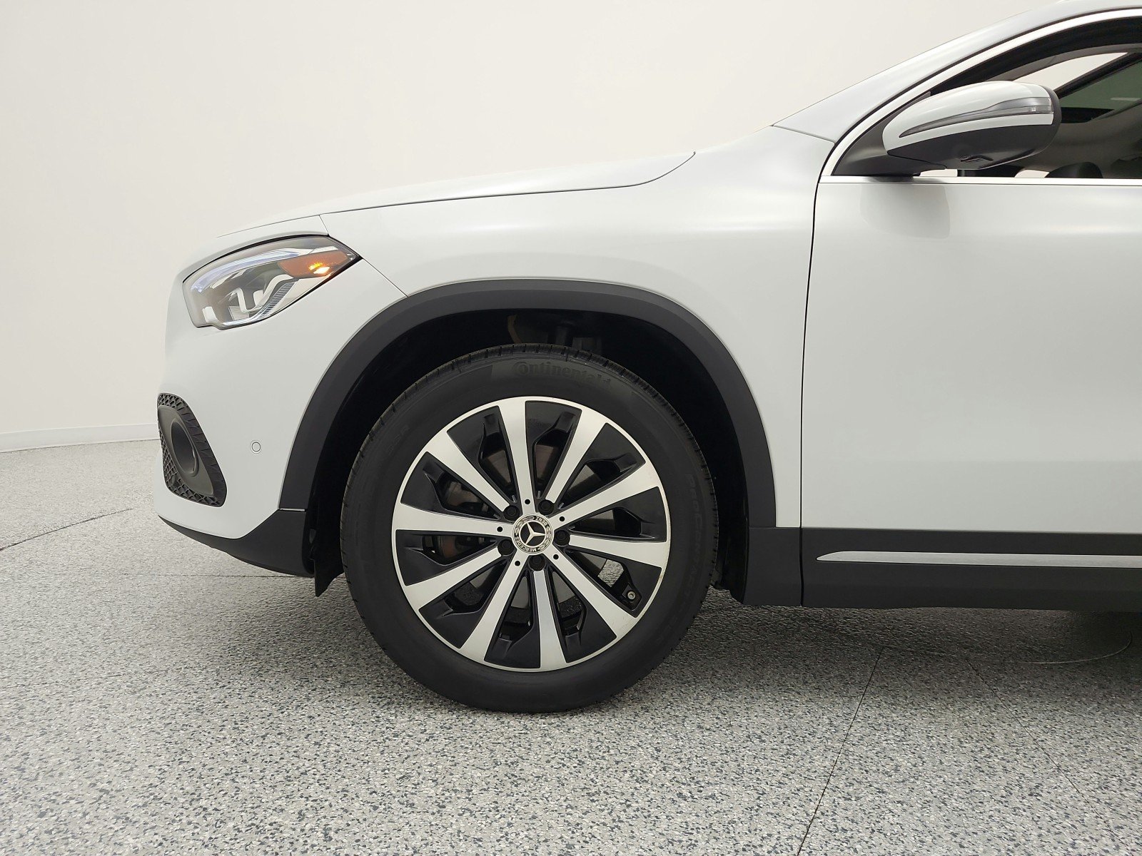 Used 2021 Digital White Metallic Mercedes-Benz GLA 250 4MATIC® SUV image 18