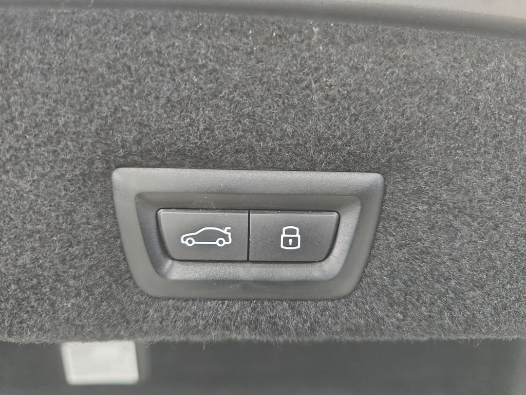Certified Used 2023 Oxide Grey Met BMW 740i image 22