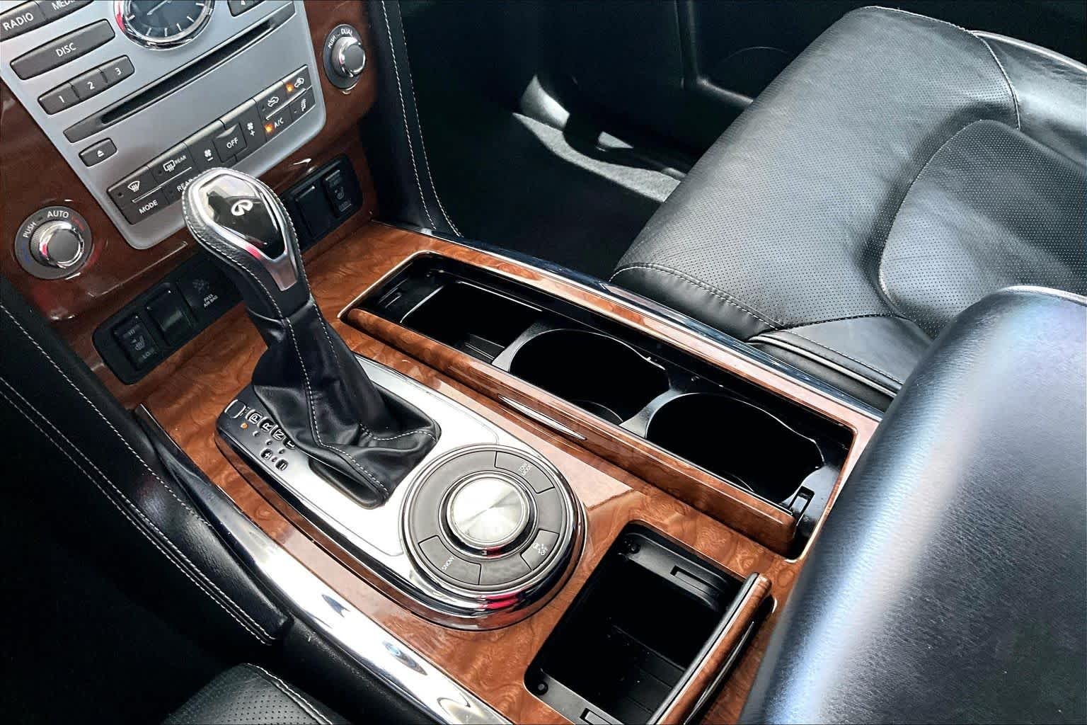 Used 2019 Black Obsidian INFINITI LUXE image 17
