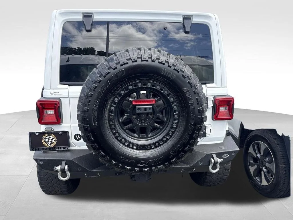 Used 2020 White Jeep Unlimited Sahara image 12