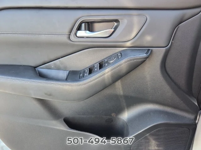 Used 2024 White Nissan SL image 27