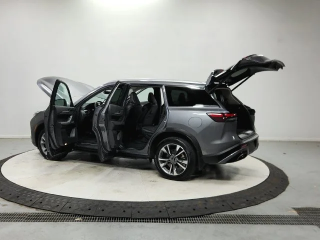 Used 2023 Gray INFINITI LUXE image 14