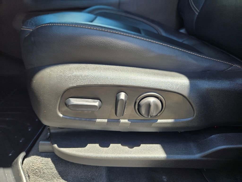 Used 2021 Black Chevrolet Premier image 12
