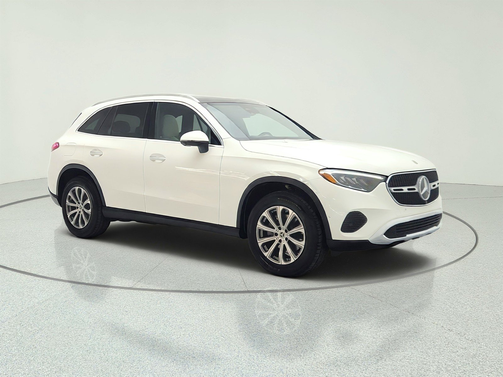Used 2024 Polar White Mercedes-Benz GLC 300 4MATIC® SUV image 3