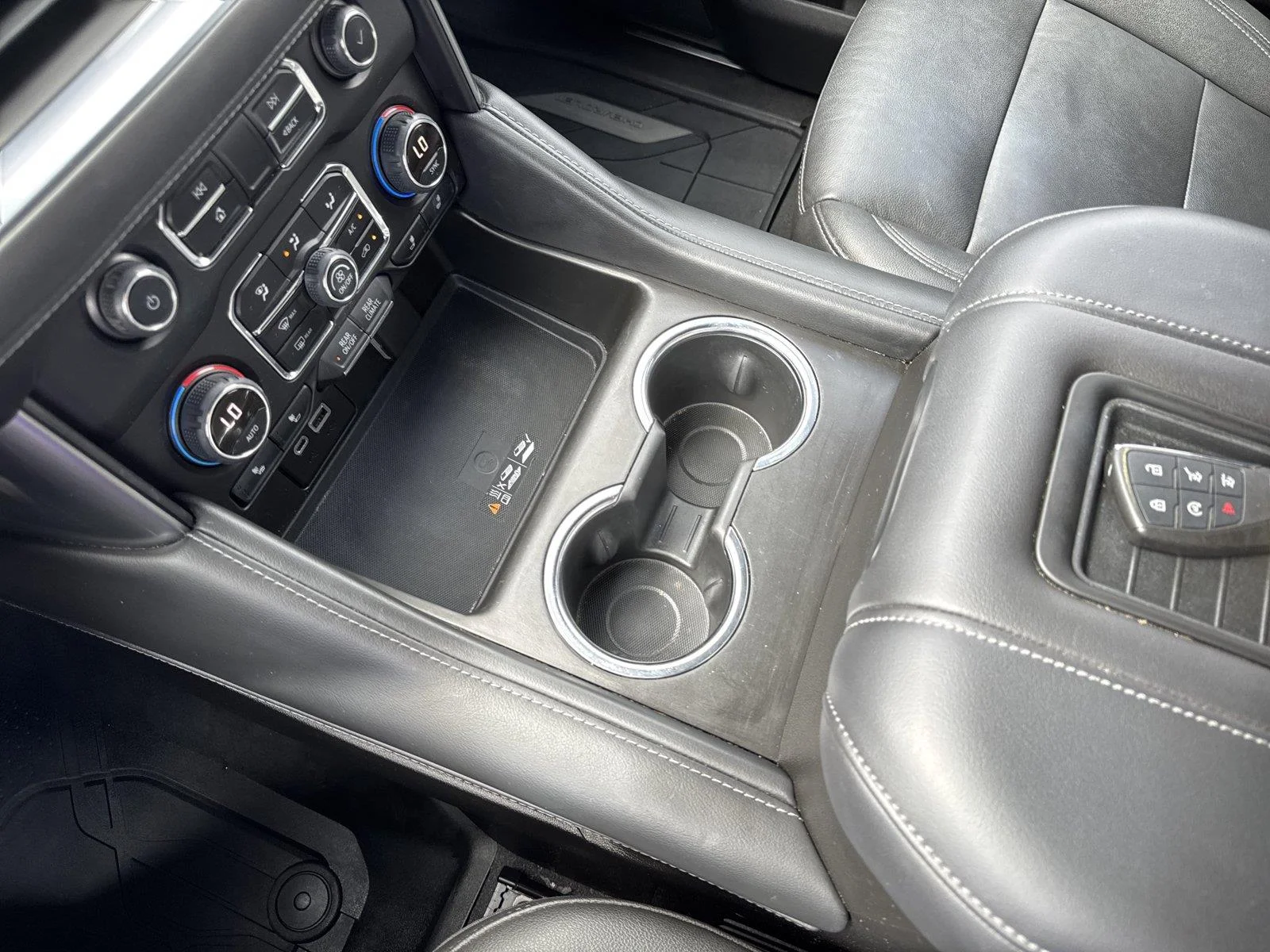 Used 2022 SUMMIT WHITE Chevrolet Z71 image 29