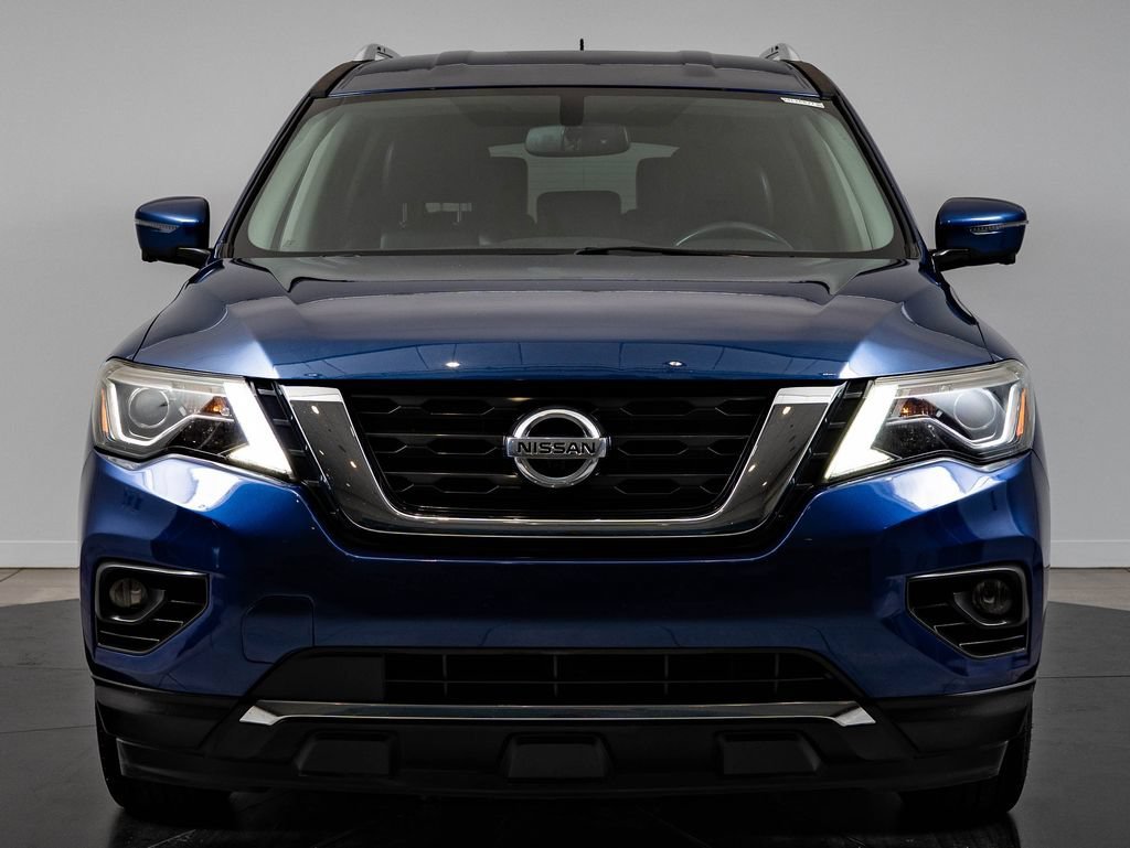 Used 2018 Caspian Blue Nissan SL image 2
