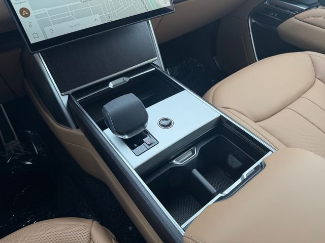 New 2026 Fuji White Land Rover SE image 24