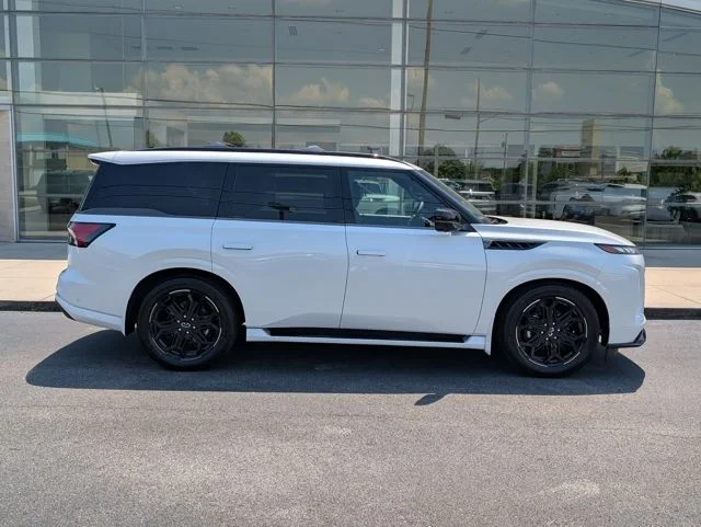 New 2026 RADIANT WHITE INFINITI SPORT image 8