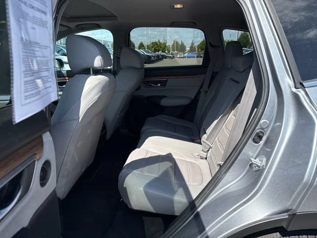 Certified Used 2022 Lunar Silver Metallic Honda Touring image 14