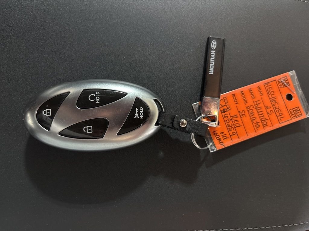 Certified Used 2025 Red Hyundai SE image 31