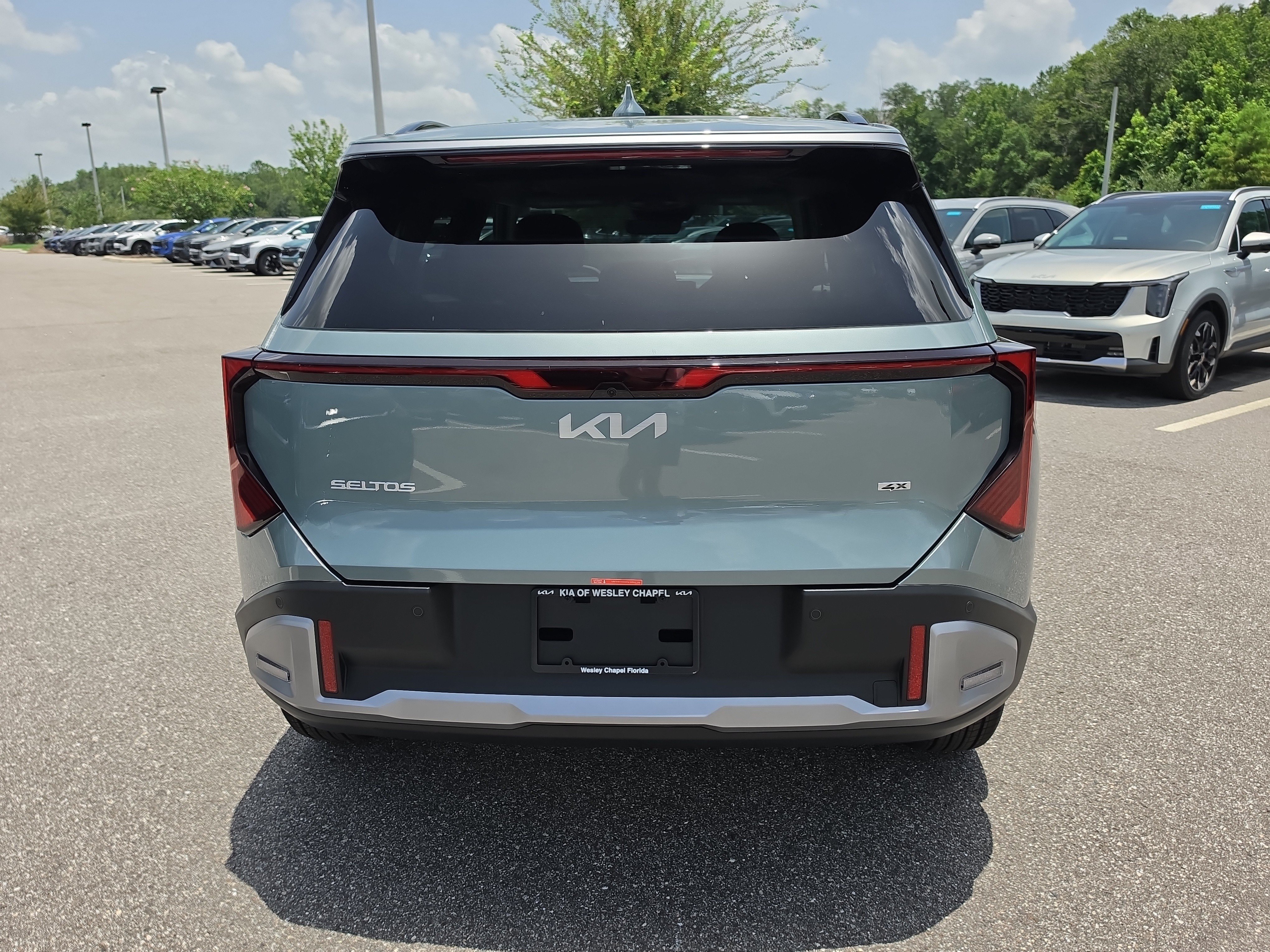 New 2027 Iceberg Green Kia EX image 7