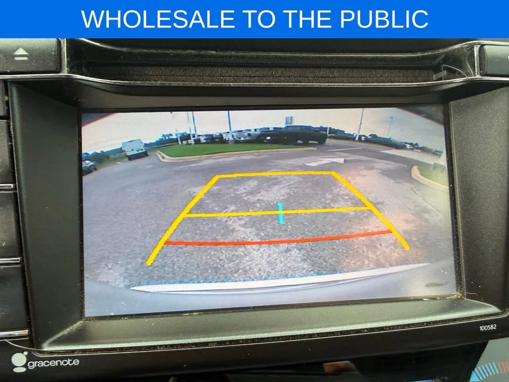 Used 2018 Silver Toyota XLE image 11