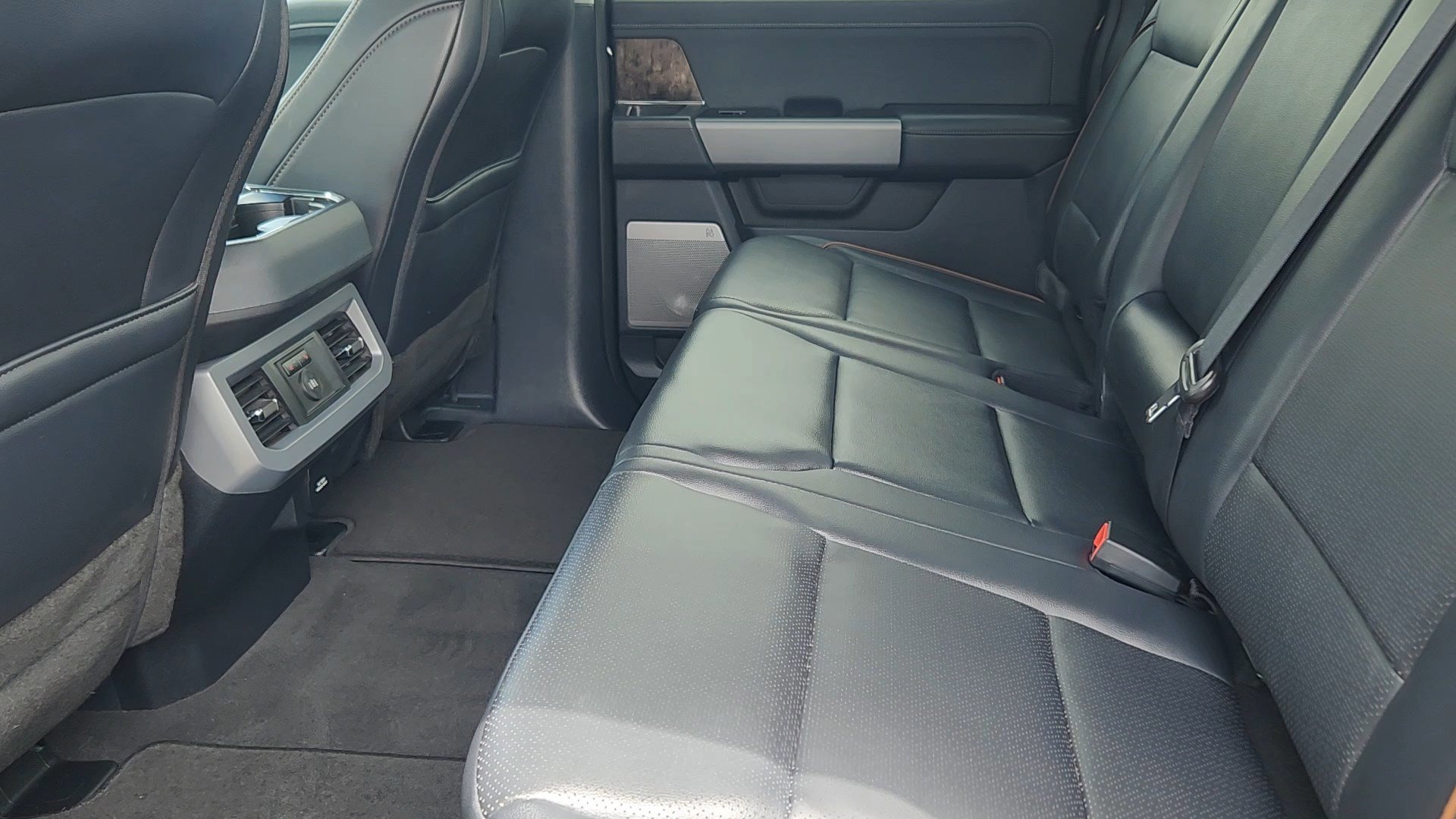 Certified Used 2025 Black Metallic Ford LARIAT image 19