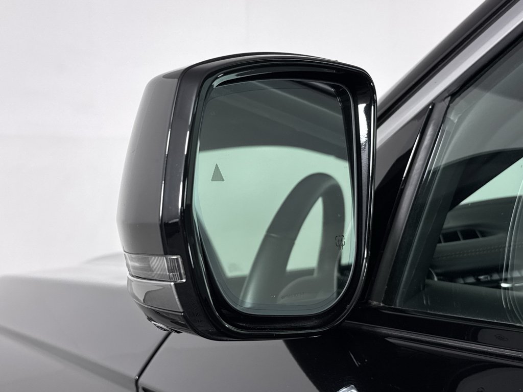 Used 2023 Diamond Black Crystal Pearlcoat Jeep Summit image 29