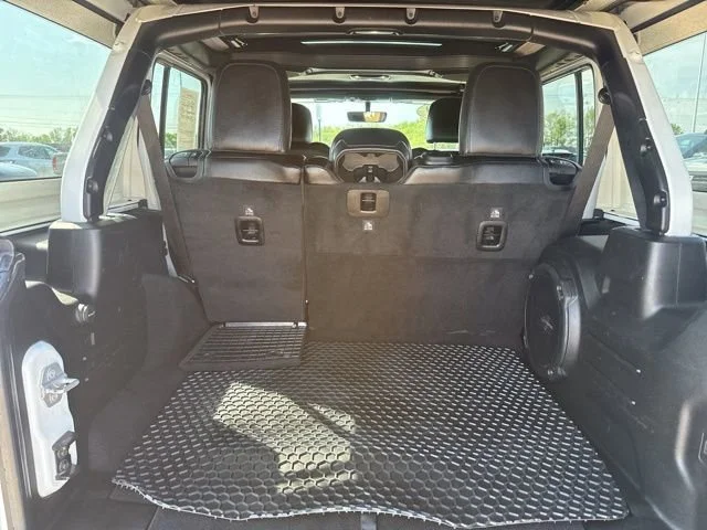 Used 2020 White Jeep Rubicon image 39