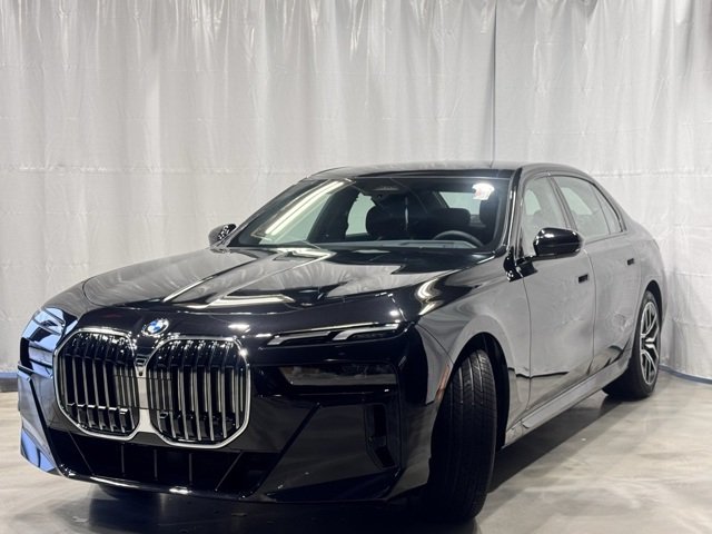 Used 2026 Black Sapphire Metallic BMW 740i xDrive image 3