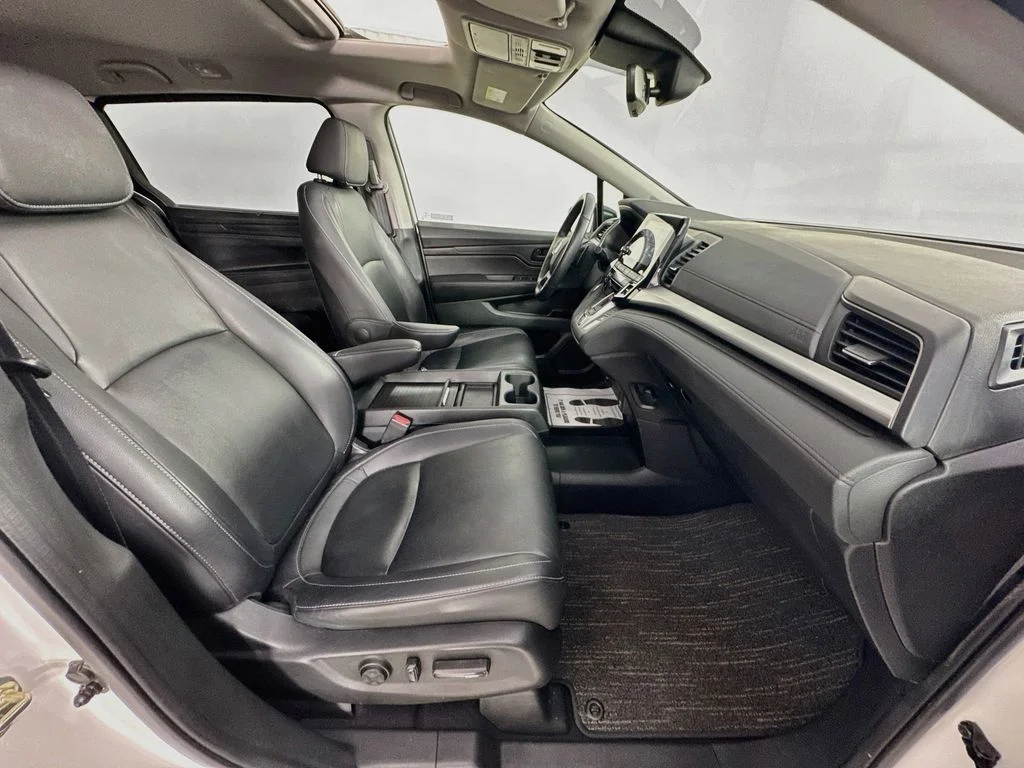 Certified Used 2021 White Honda EX-L image 38