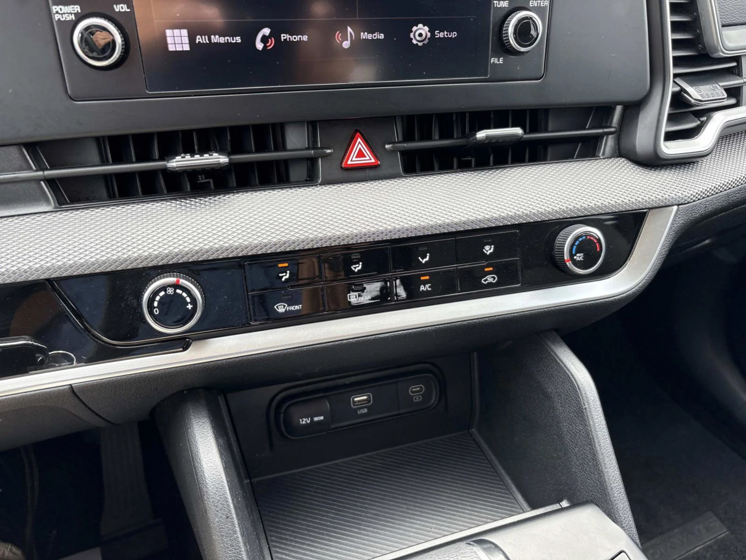 2024 Kia Sportage LX - Photo 31