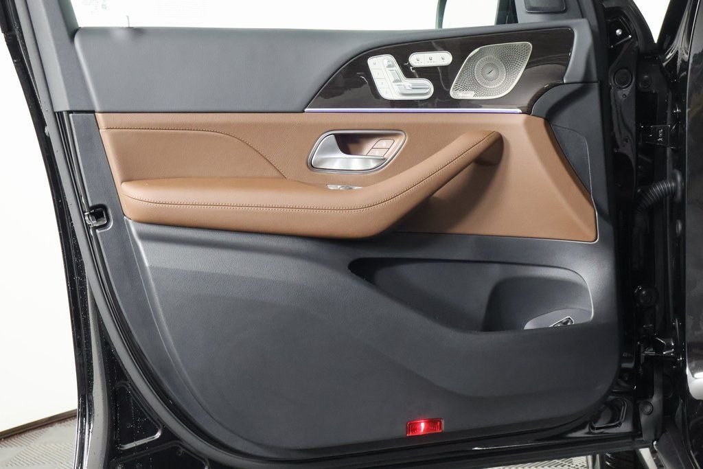 New 2026 Obsidian Black Metallic Mercedes-Benz GLS 450 image 8