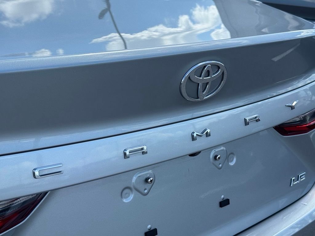 2025 Toyota Camry LE - Photo 11