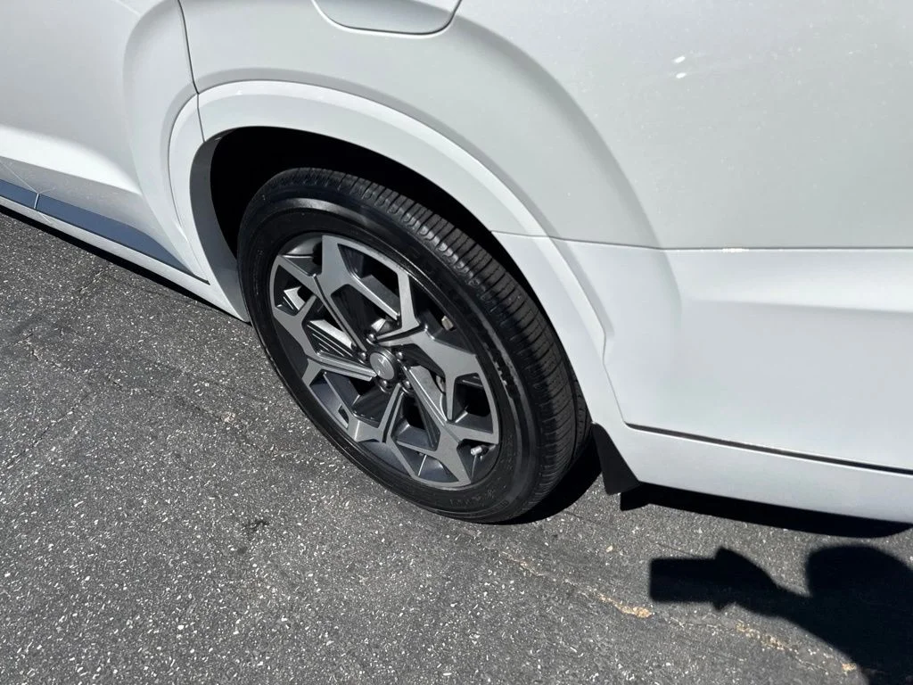 Used 2022 White Hyundai Calligraphy image 8