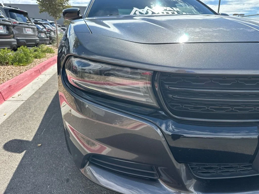 Used 2021 Gray Dodge SXT image 3