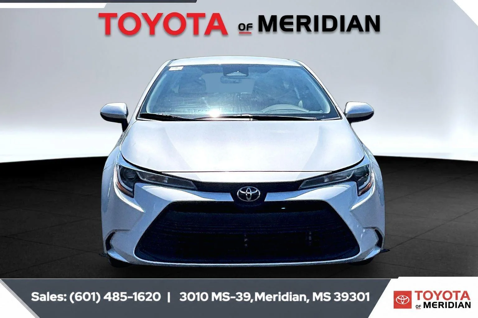 Used 2024 Classic Silver Metallic Toyota LE image 3