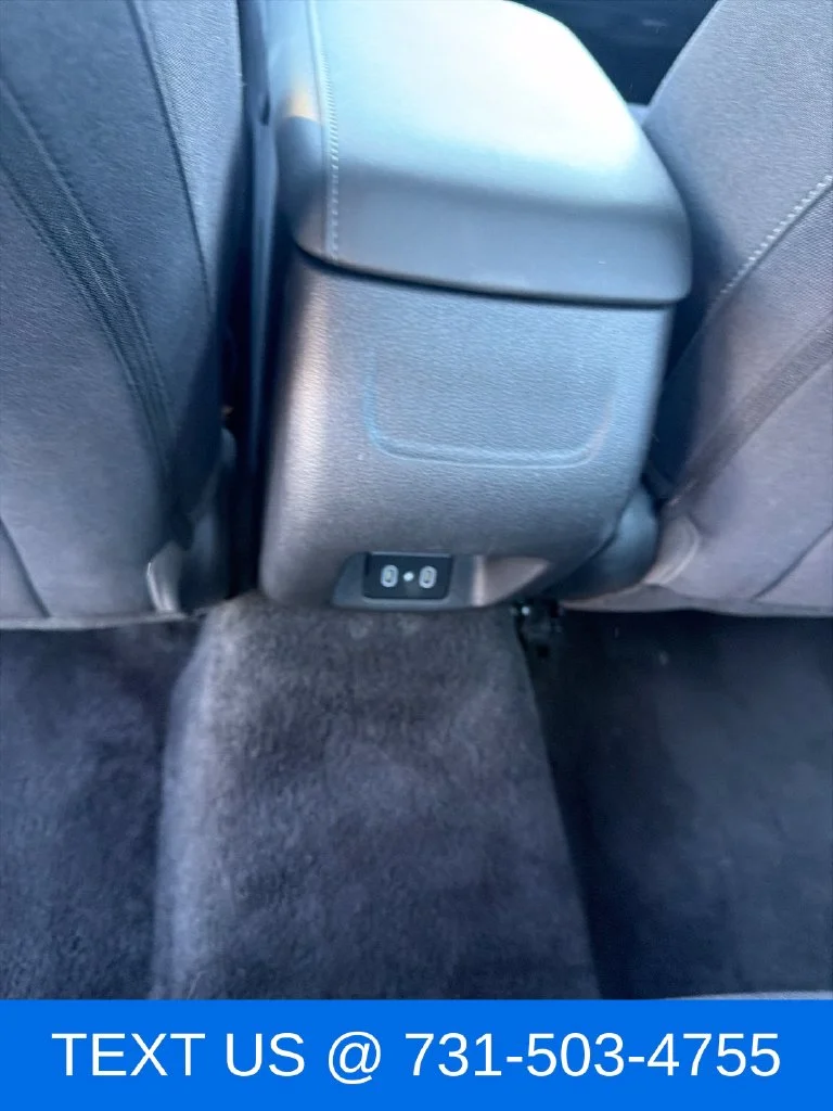 Used 2025 Silver Hyundai SEL image 27