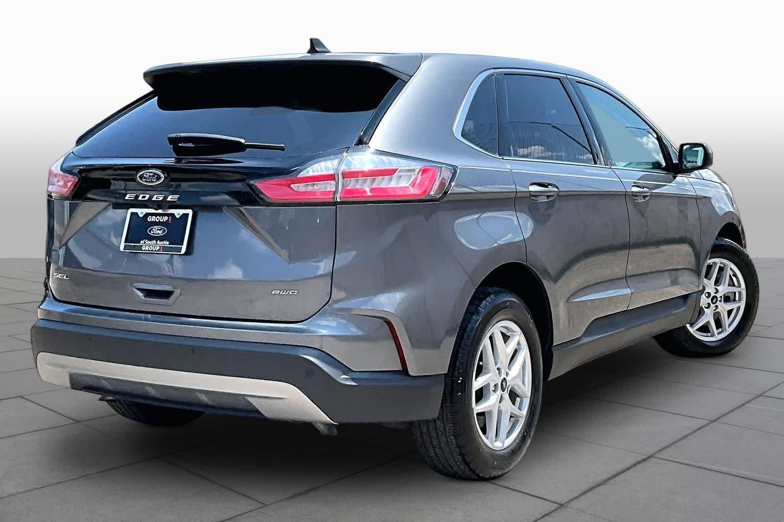 Used 2024 Carbonized Gray Ford SEL image 7