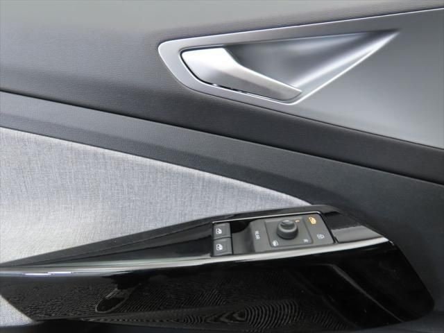 New 2026 Deep Black Pearl Volkswagen Pro image 21