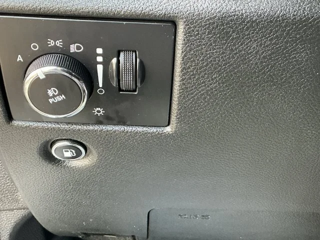 Used 2015 White Jeep Limited image 20