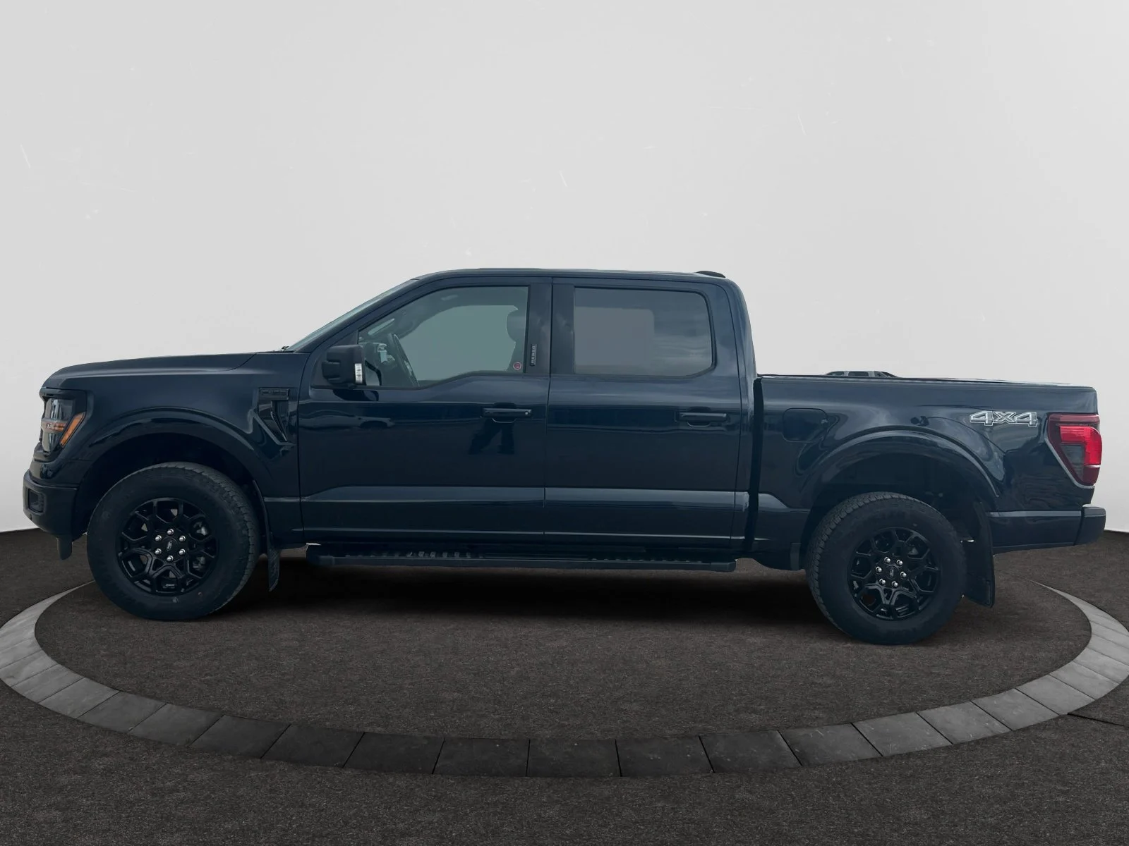 Used 2024 ANTIMATTER BLUE Ford XLT SuperCrew   EcoBoost™ image 2