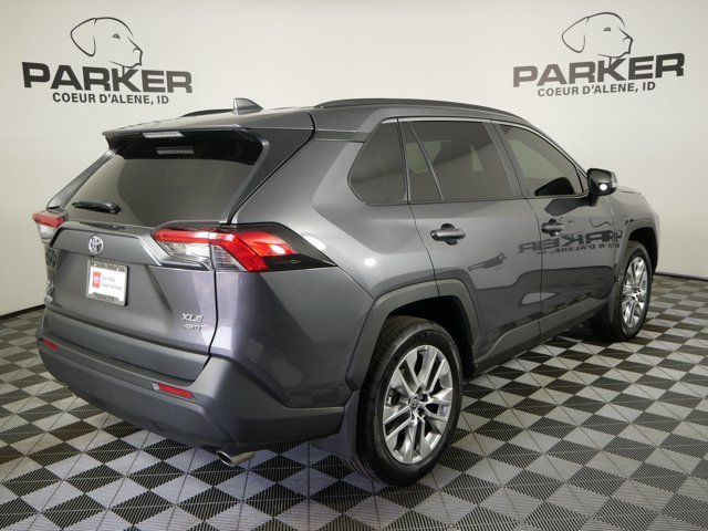 Certified Used 2025 Magnetic Gray Metallic Toyota XLE Premium w/ Weather Pkg image 5