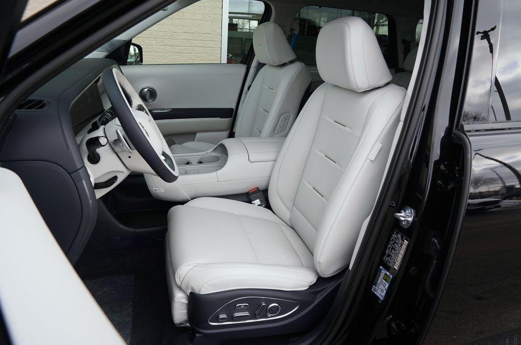 New 2026 Abyss Black Pearl Hyundai Calligraphy image 12