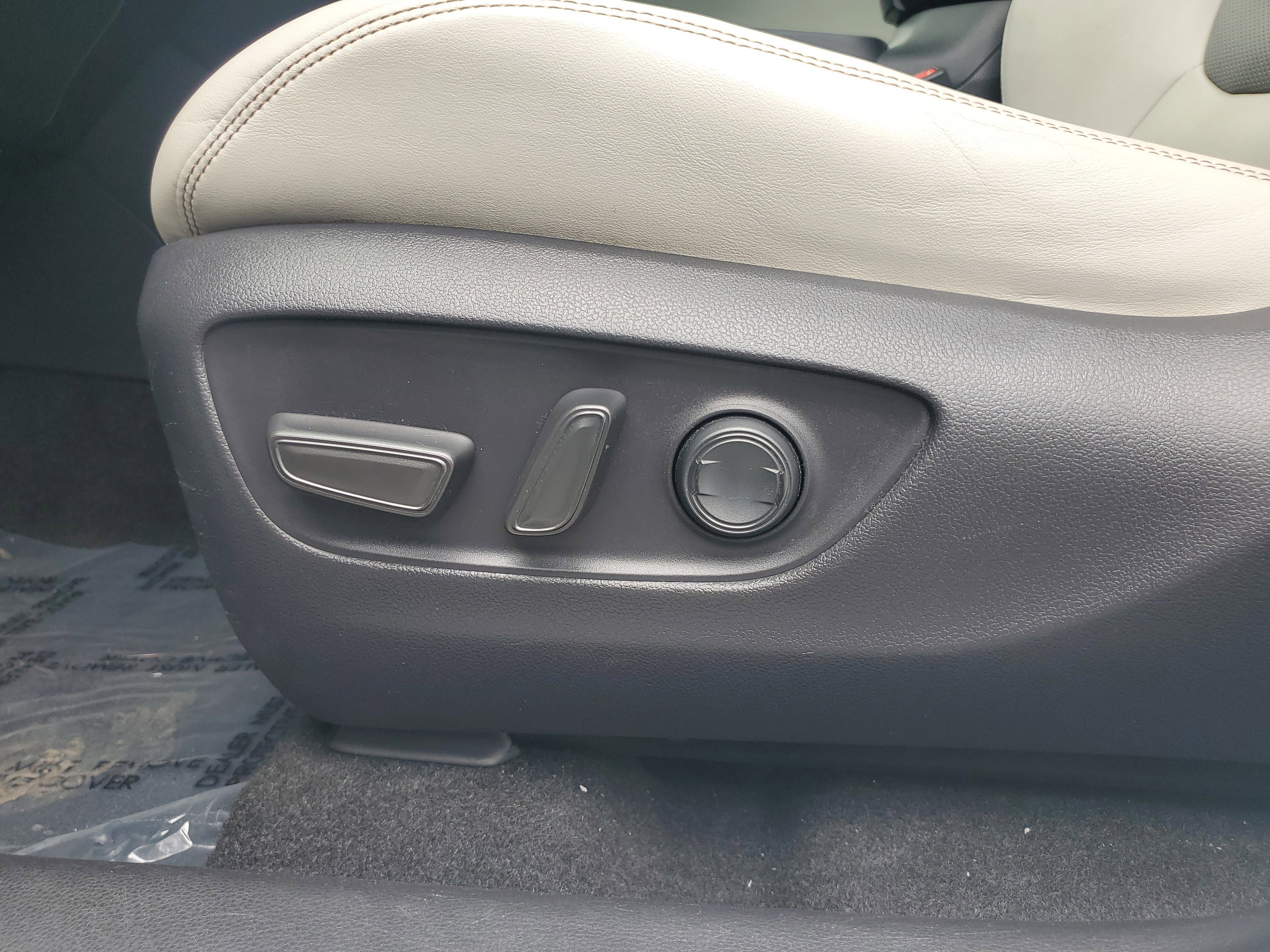 Used 2020 Blizzard Pearl Toyota Hybrid Limited image 22