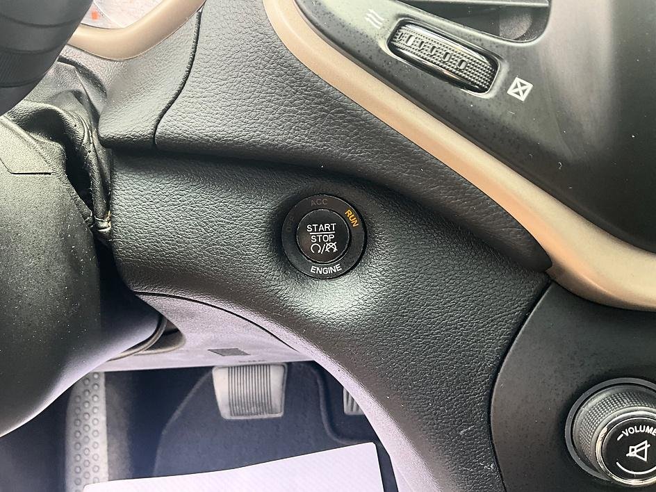 Used 2015 Black Jeep Limited image 18