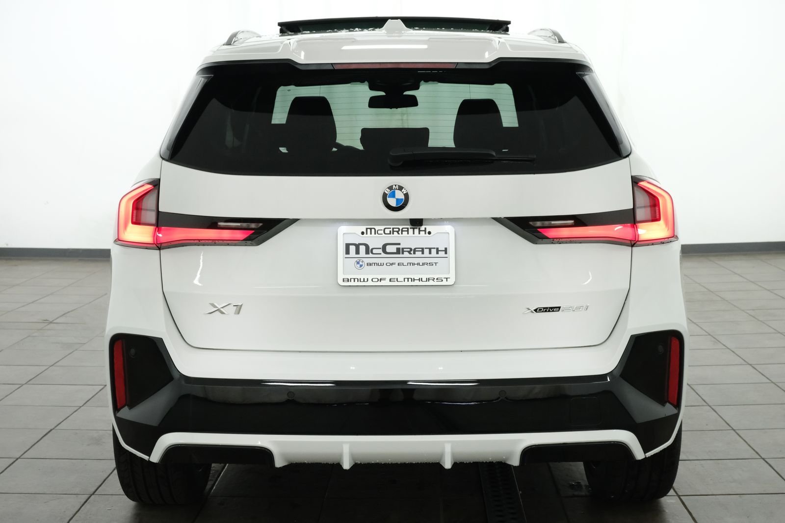 New 2027 Alpine White BMW xDrive28i image 5