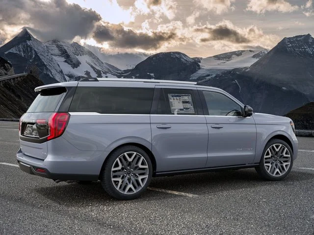 New 2027 Gray Metallic Ford Platinum image 6