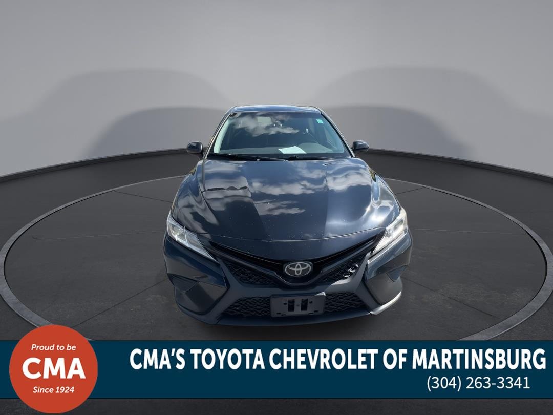 Used 2020 Midnight Black Metallic Toyota SE image 3