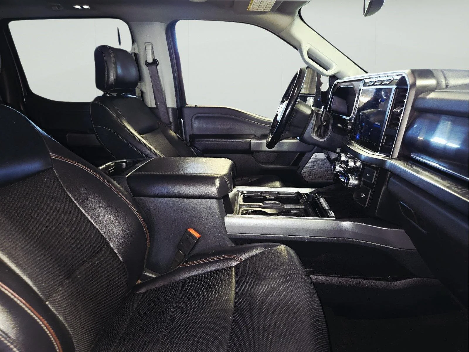 Used 2024 Carbonized Gray Ford Lariat image 70