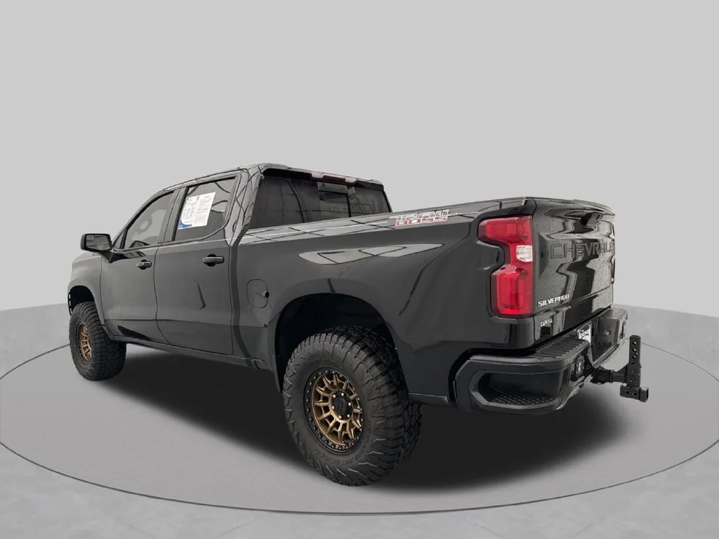 2021 Chevrolet Silverado 1500 LT TRAIL BOSS Crew Cab Pickup Slide 4