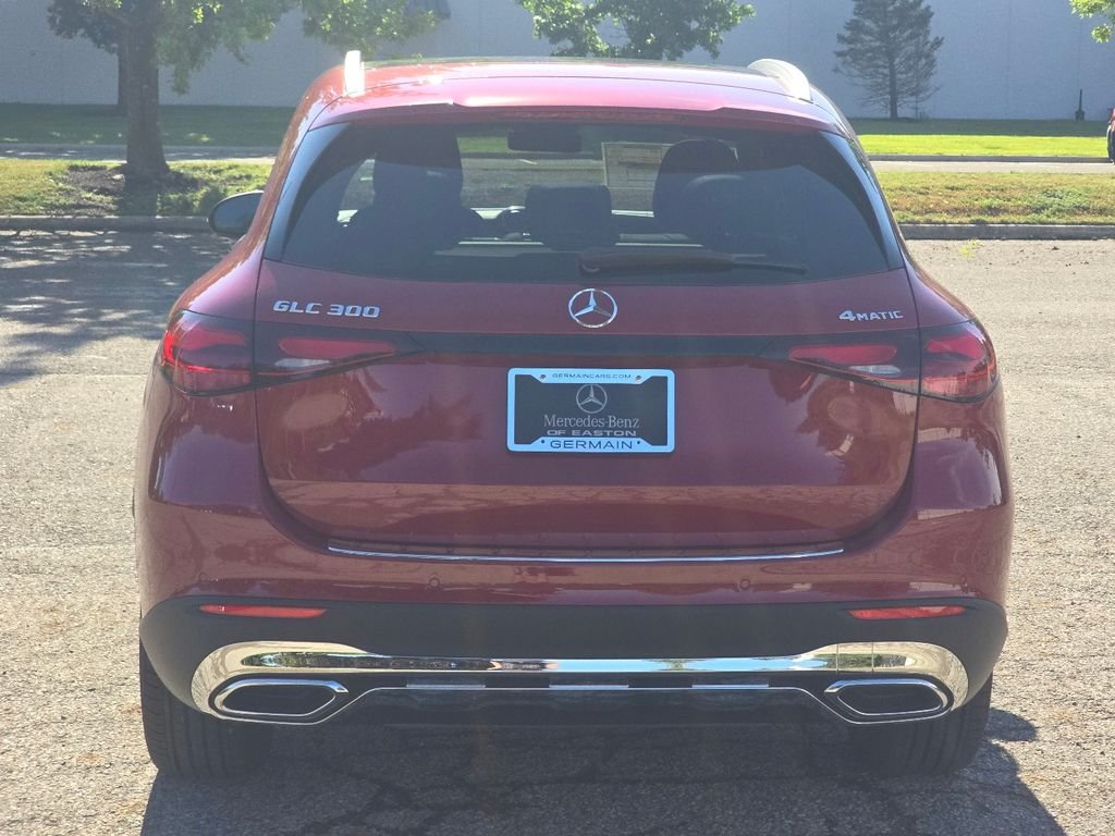 New 2026 MANUFAKTUR Patagonia Red Metallic Mercedes-Benz GLC 300 image 16