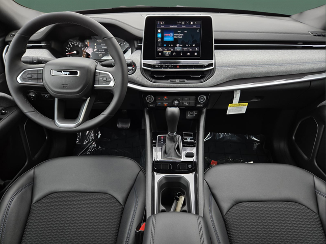 New 2026 Bright White Clearcoat Jeep Latitude image 18