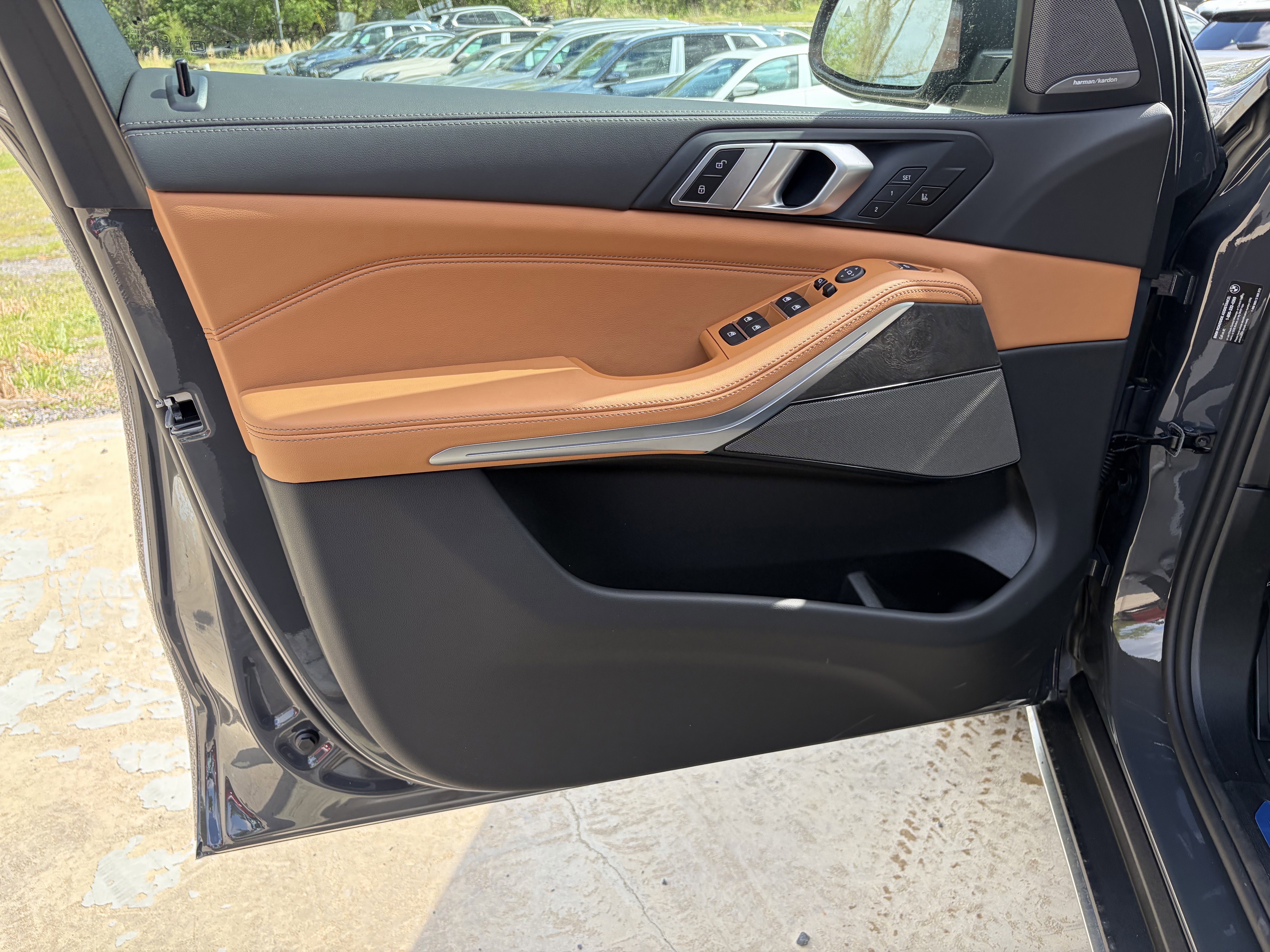 New 2026 Dravit Grey Metallic BMW xDrive40i image 9