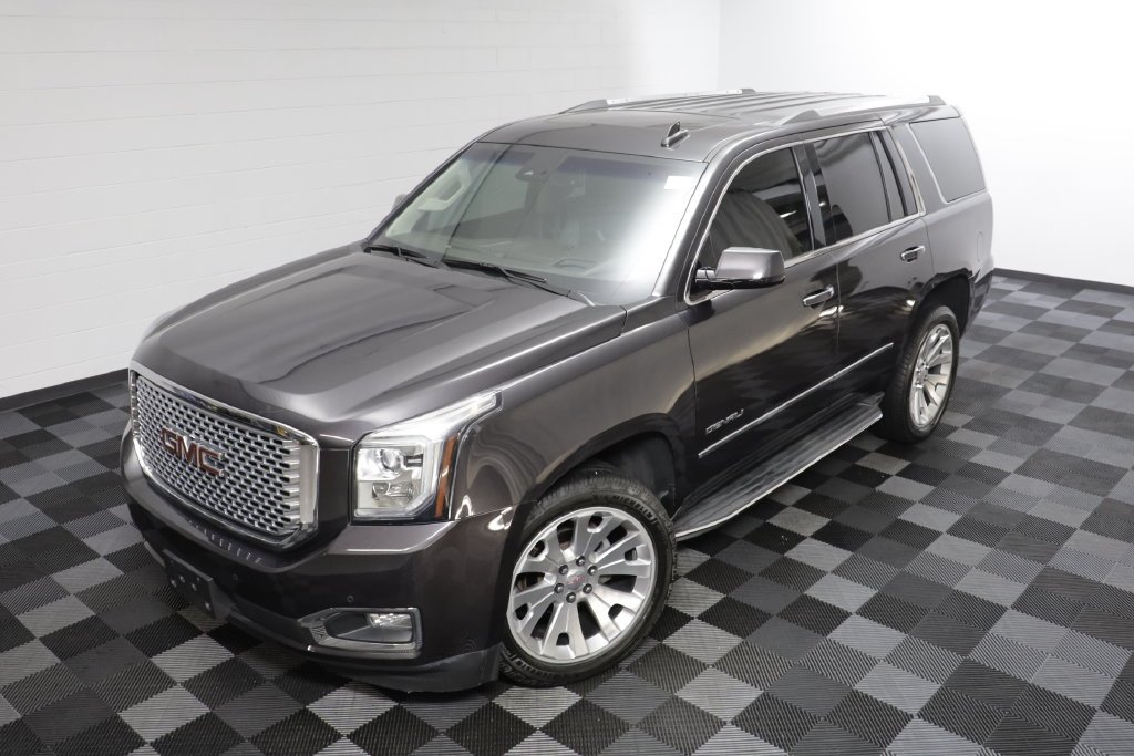 Used 2017 Silver GMC Denali image 2