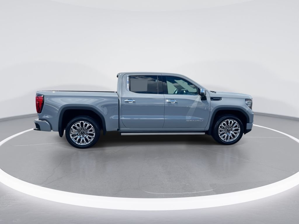 Used 2025 Gray GMC Denali Ultimate image 9